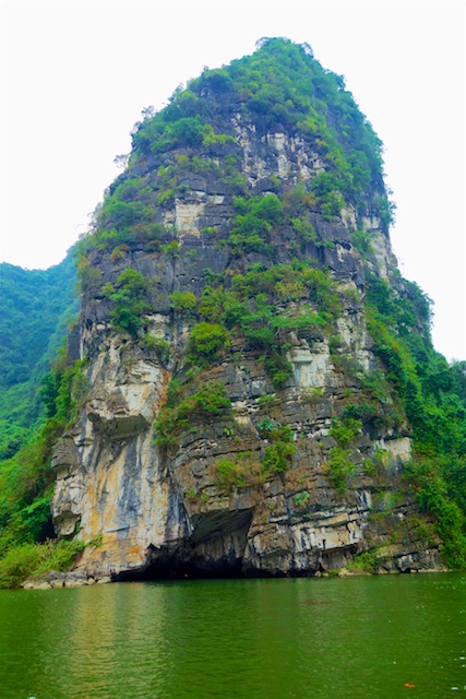 trockene Halong Bucht - landschaft auf der tour